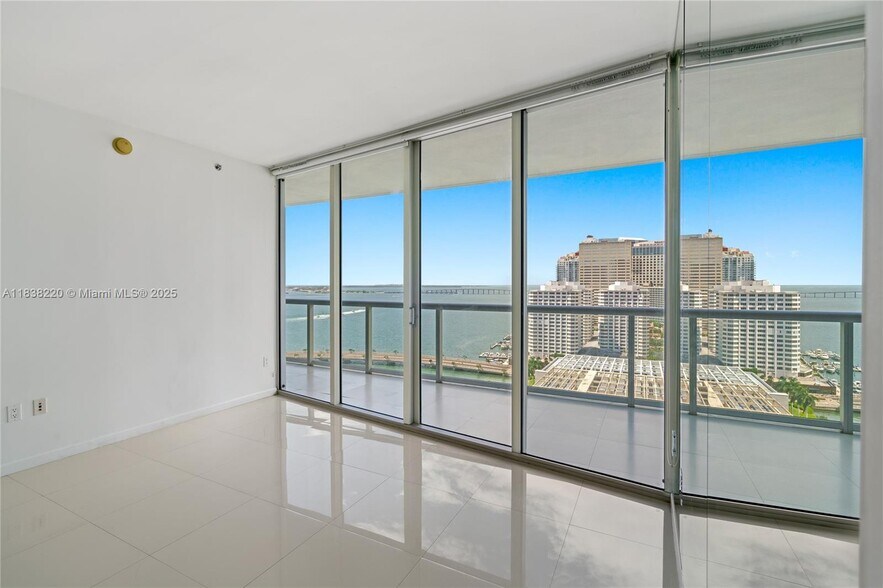 Building Photo - 495 Brickell Ave