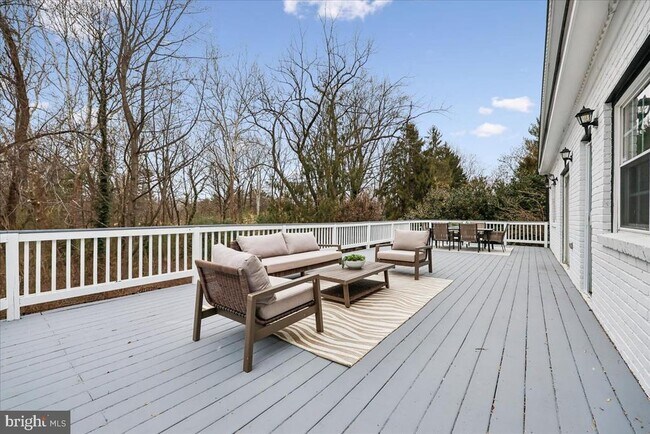 Building Photo - 4902 De Russey Pkwy