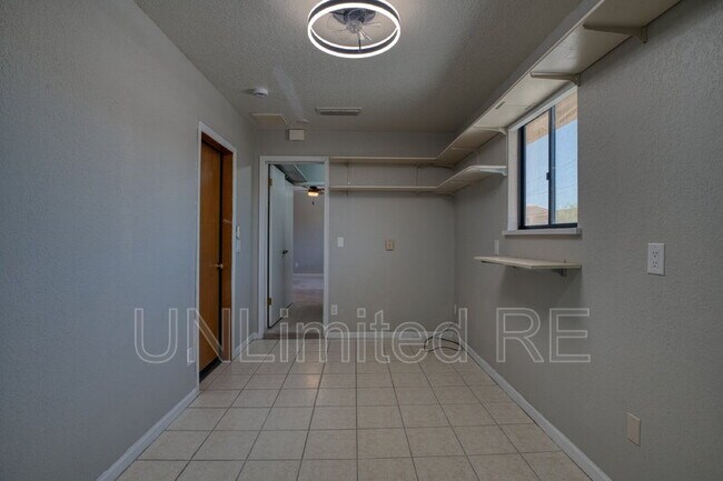 Building Photo - 2512 Cisco Dr S