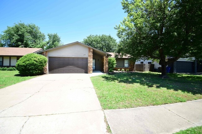 Building Photo - 1717 N Desert Palm Ave