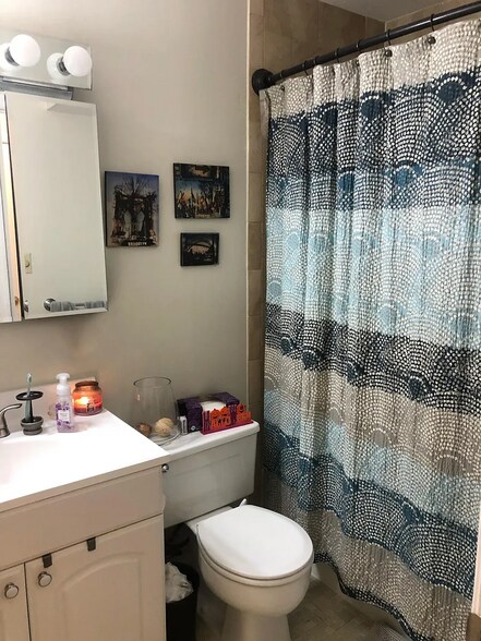 Building Photo - 923 T St NW