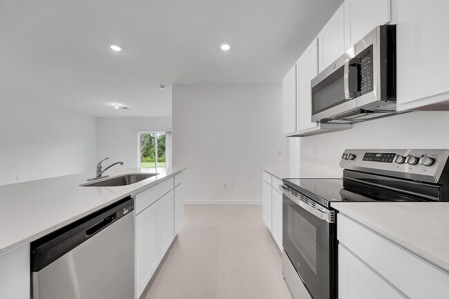 Building Photo - 662 Carlyle Wy