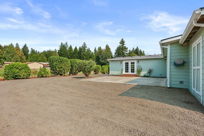 Building Photo - Updated 3-Bedroom Port Orchard Rambler with Covered Porch
