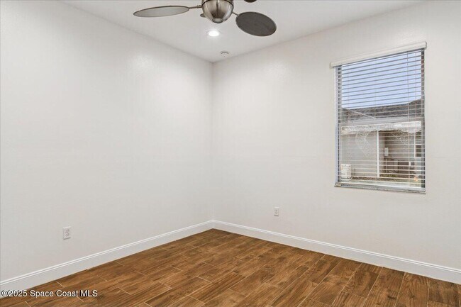 Building Photo - 516 Walking Fern Loop