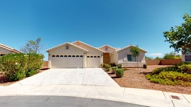 Building Photo - One Story Home Near Beautiful Mountain's Edge Community