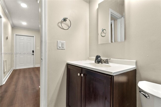 Building Photo - 441 NE 30th St