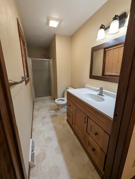 Building Photo - 571 Harvest Ln