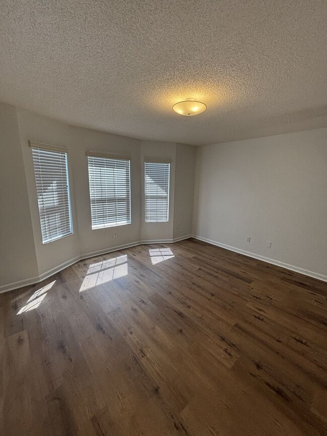 Primary Photo - 2 Bed 2 Bath Pelham Available for immediat...