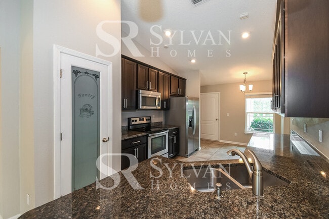 Building Photo - Carve Out a Great Life Here!