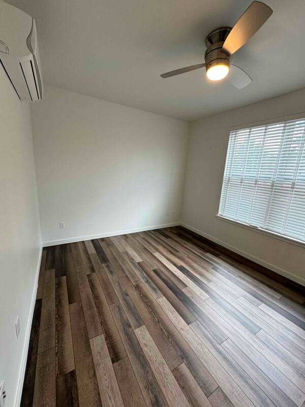 Building Photo - 336 E 1st Ave