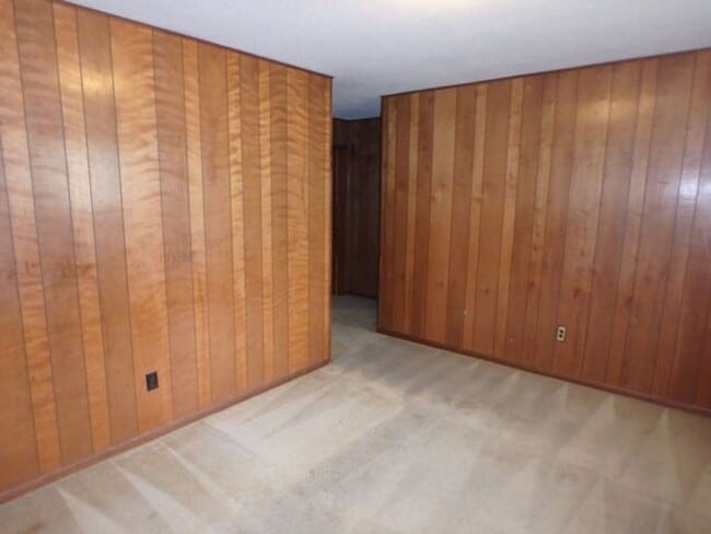 Building Photo - 3410 Bonny Linn Dr