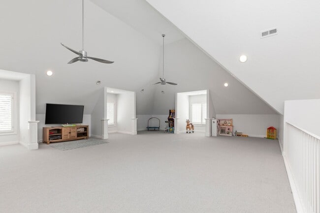 Building Photo - 6395 Braxton Ct