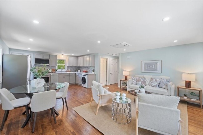 Building Photo - 7 Laneway Ct