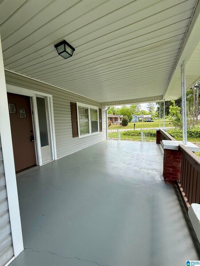 Building Photo - 1458 Hueytown Rd