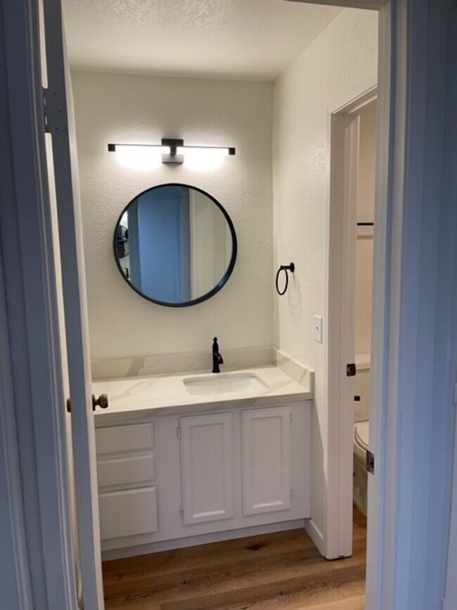 Building Photo - 85 Stenner St