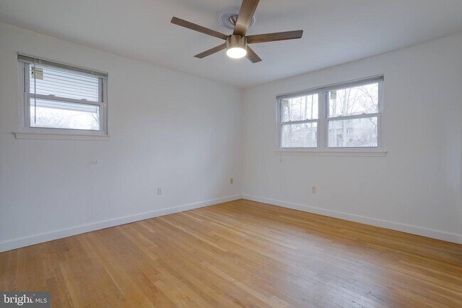 Building Photo - 8122 Truro Ct