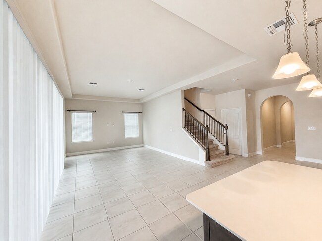Building Photo - Spacious 6-Bedroom Home with 6.5 Baths in Haines City!