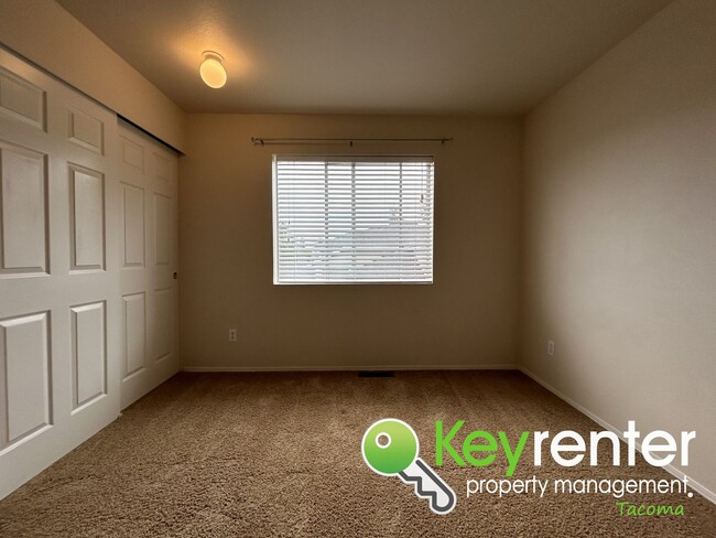 Building Photo - Magnificent North West Tacoma Home