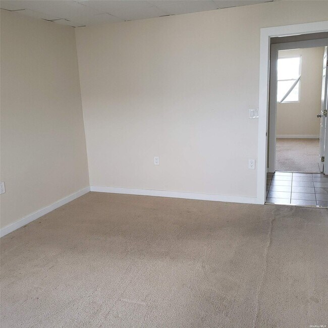 Building Photo - 32 Sheridan Rd