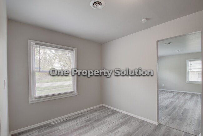 Building Photo - 1062 Hovey St