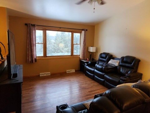 Building Photo - Heitman View Duplexes