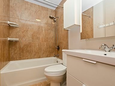 Building Photo - 16203 Fox Ct