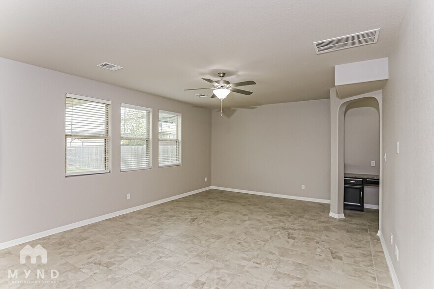 Building Photo - 11335 Decidedly