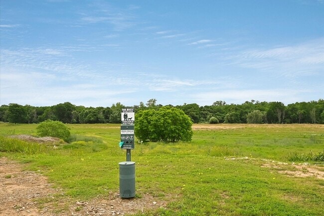 Building Photo - 507 Bluffview Dr.