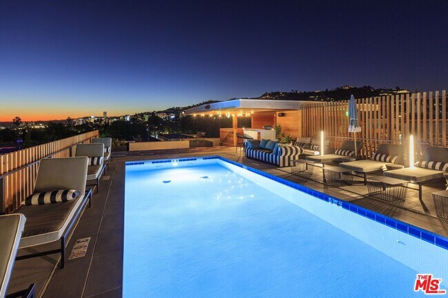 Building Photo - 1250 N Fairfax Ave