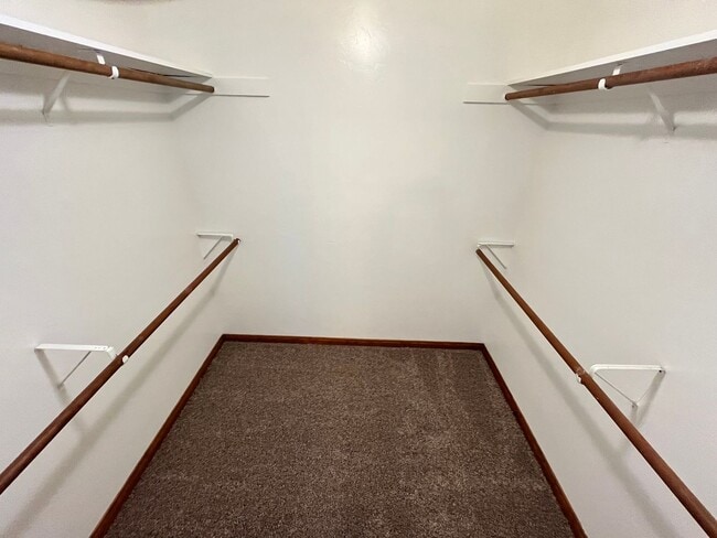 Building Photo - 215 S D St