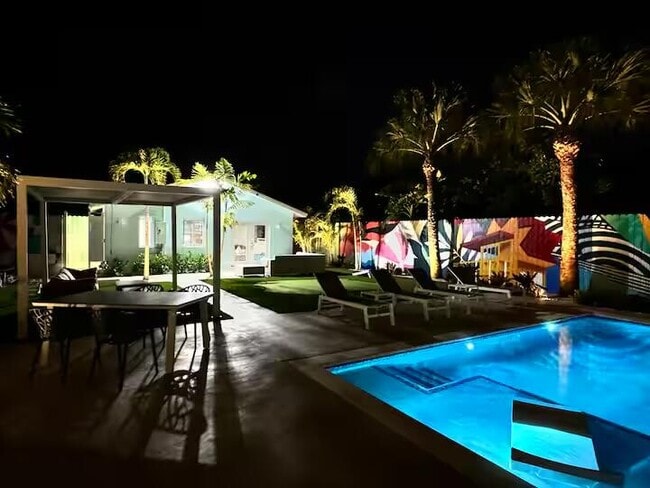 Building Photo - 322 NW 4th Ave