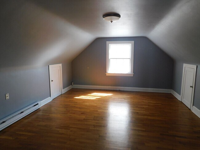 Building Photo - 304 Shenandoah Ave