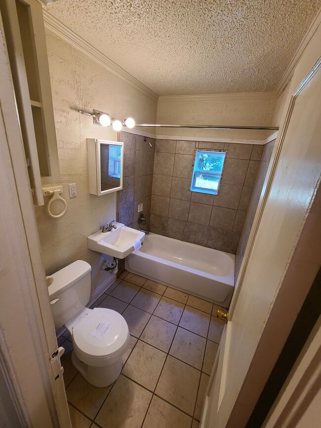 Building Photo - Lease To Purchase! NW OKC