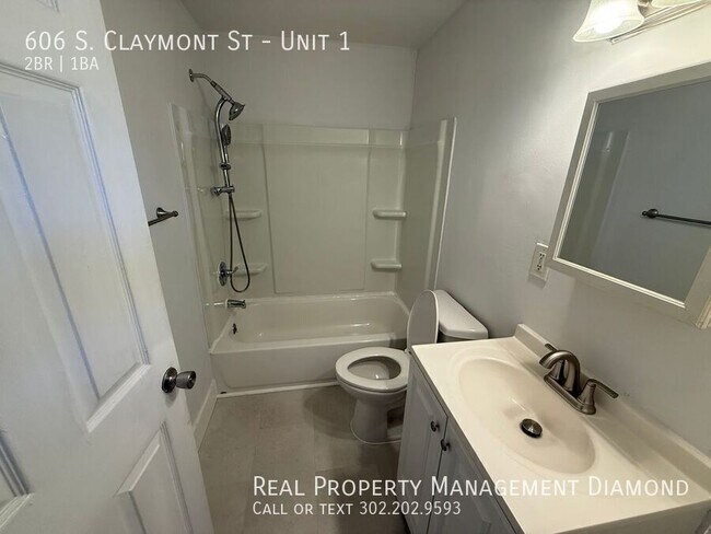 Building Photo - 606 S Claymont St