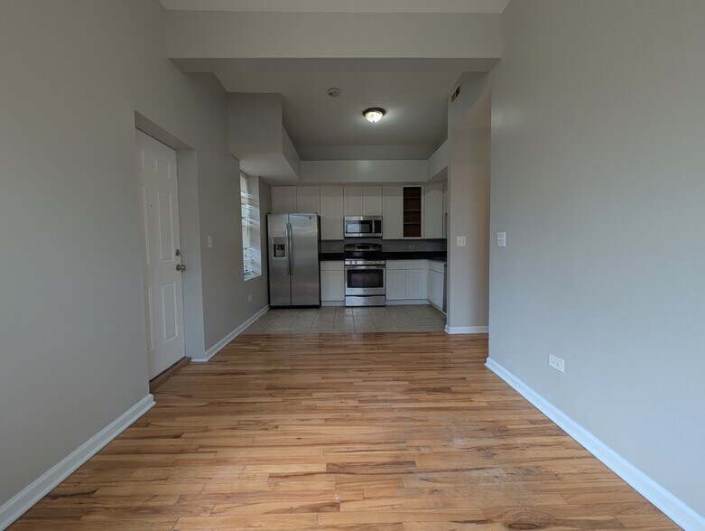 Building Photo - 5417 S Carpenter St