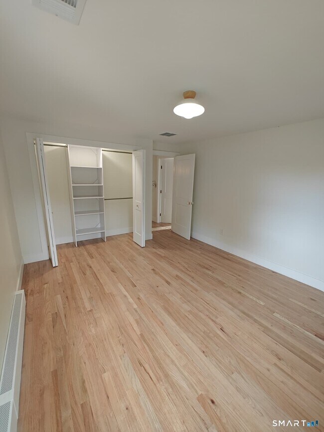 Building Photo - 241 Cricket Knoll
