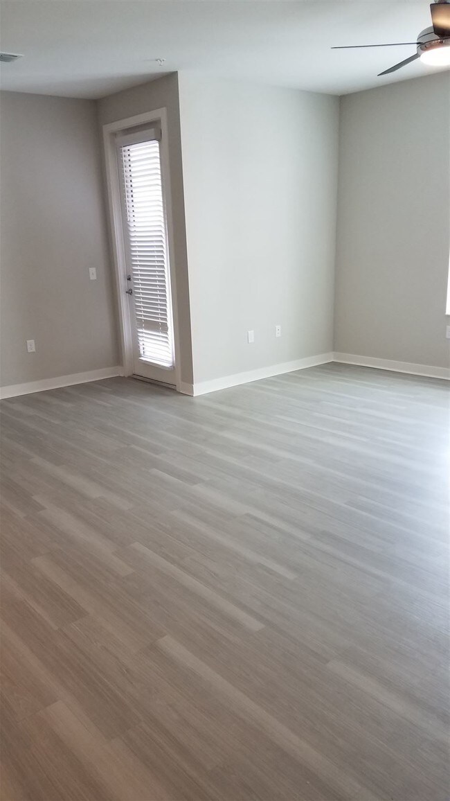 Building Photo - 1720 Fennell St