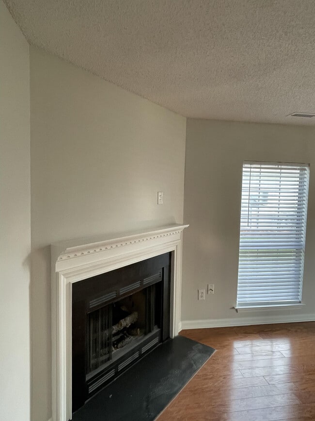 Building Photo - 2704 N Holmes Ct