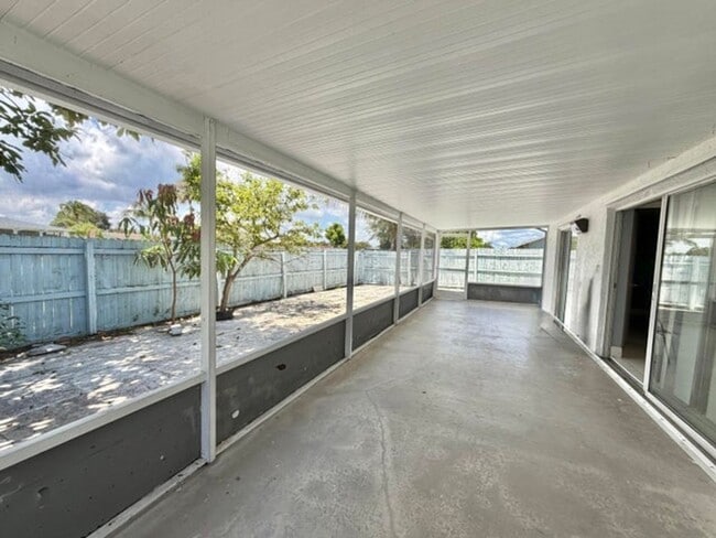 Building Photo - 5072 Arbor Glen Cir