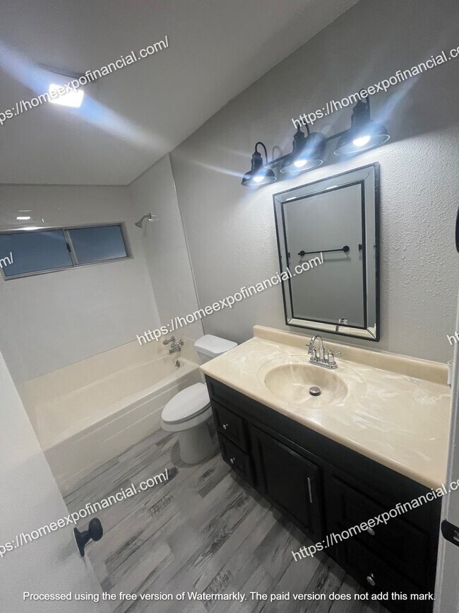 Building Photo - Nice Home For Rent