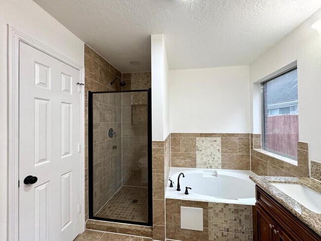 Building Photo - 6427 Liberty Valley Dr