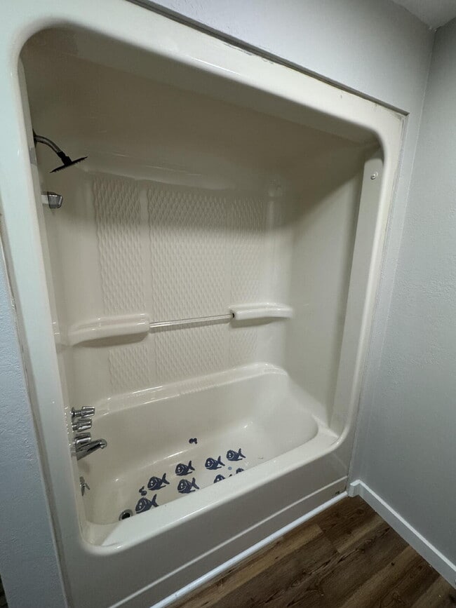 Building Photo - 1885 Everett Rd