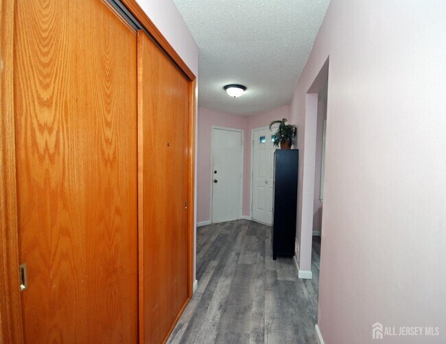 Building Photo - 9 Sandpiper Dr