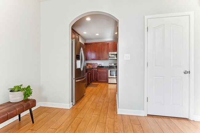 Building Photo - Stunning home in Norfolk!