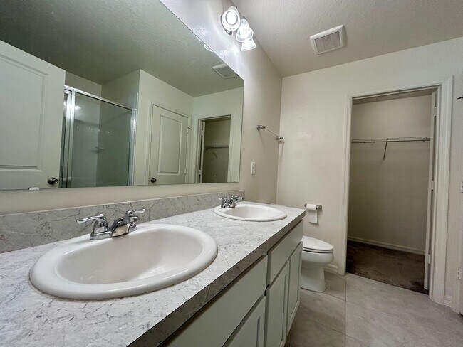 Building Photo - Spacious 3-Bed, 2-Bath Fully Gated Home in...