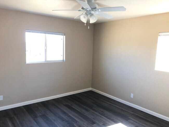 Building Photo - 5008 Sierra Madre Dr