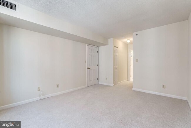 Building Photo - 1200 Braddock Pl