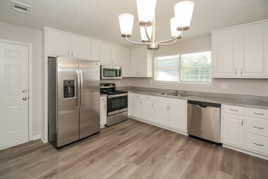 Building Photo - 907 Walnut Creek Ln