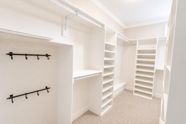Building Photo - 36 Littleton Way