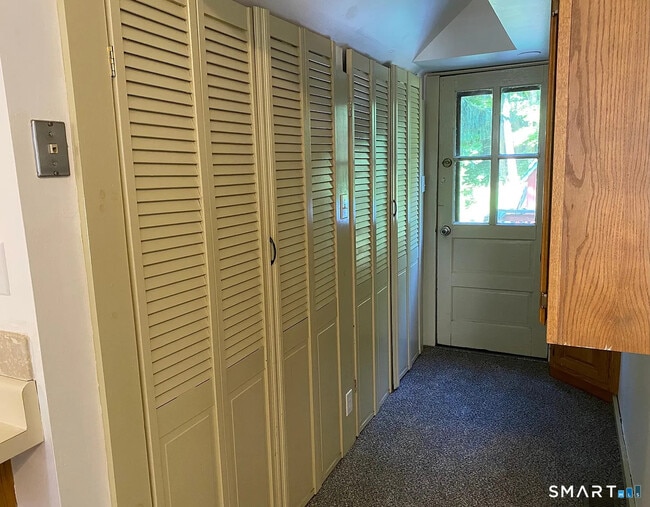 Building Photo - 44 Wolfpits Rd.